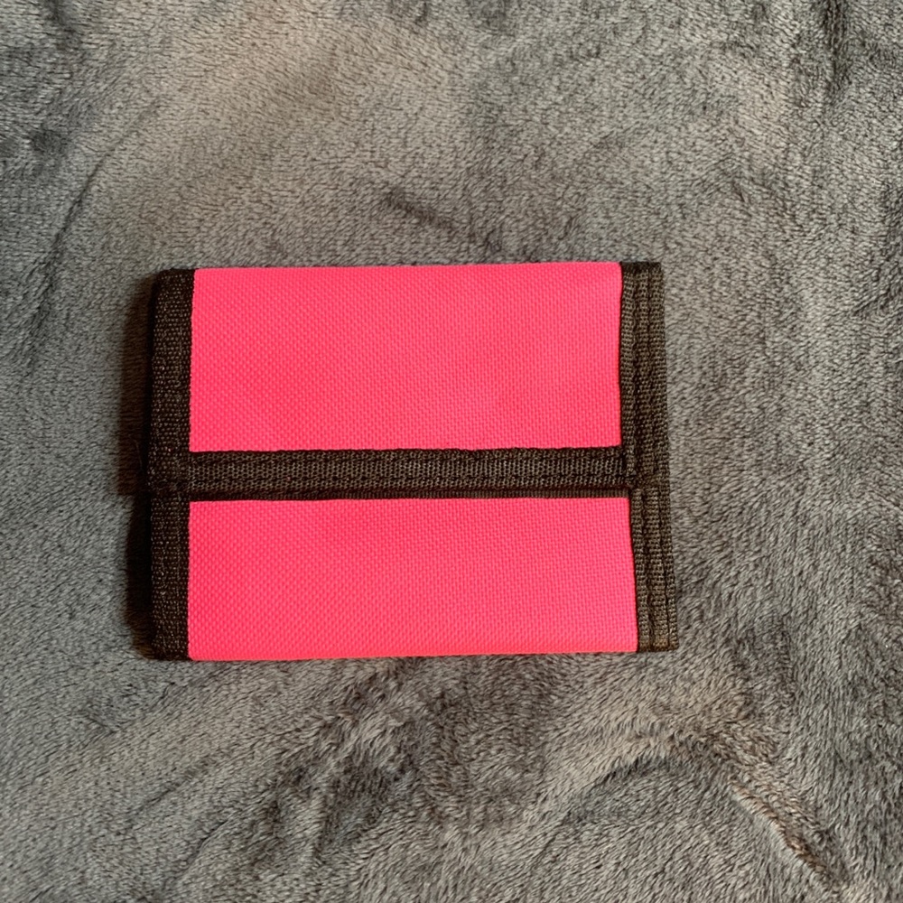 WILD FABLE HOT PINK & BLACK CANVAS TRI-FOLD WALLET NWOT